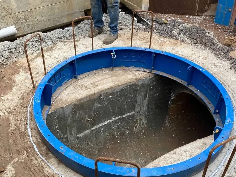 Large diameter in-situ manhole construction